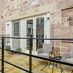 בית נופש Character Filled Courtyard Escape