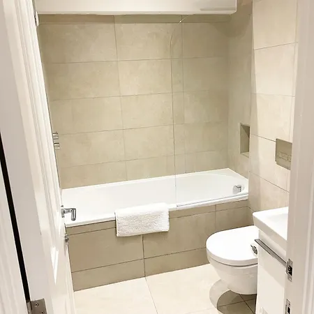 וילה Character Filled Courtyard Escape *