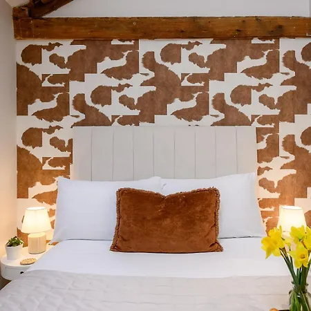 Villa Character Filled Courtyard Escape