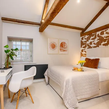 Villa Character Filled Courtyard Escape Harrogate