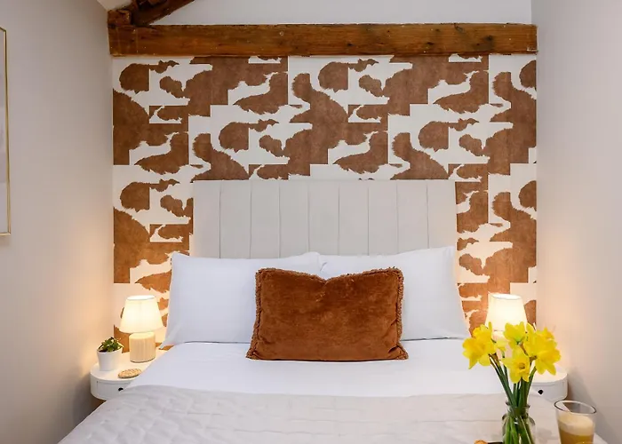 Tatil Evi Character Filled Courtyard Escape