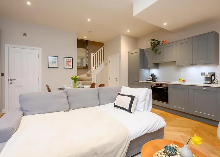 Character Filled Courtyard Escape Villa *