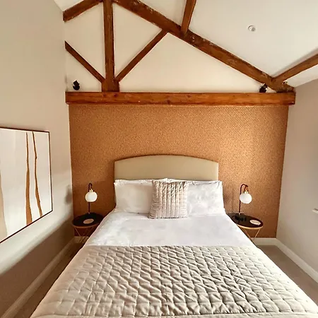 Character Filled Courtyard Escape Βίλα